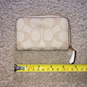 Coach wallet In signature canvas